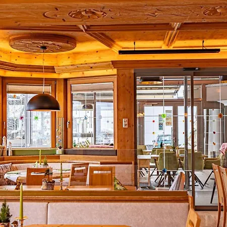 Hotel Kirchbichlhof Gmbh 3*