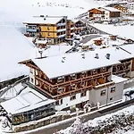 Hotel Kirchbichlhof Gmbh 3*