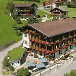 Kirchbichlhof Gmbh Hotell 3*